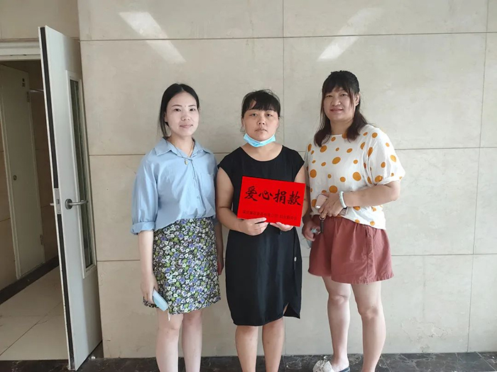 暖心慰問，進(jìn)行中